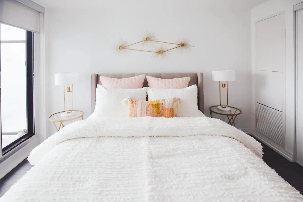 A Cozy Suite In Heart Of Downtown Toronto